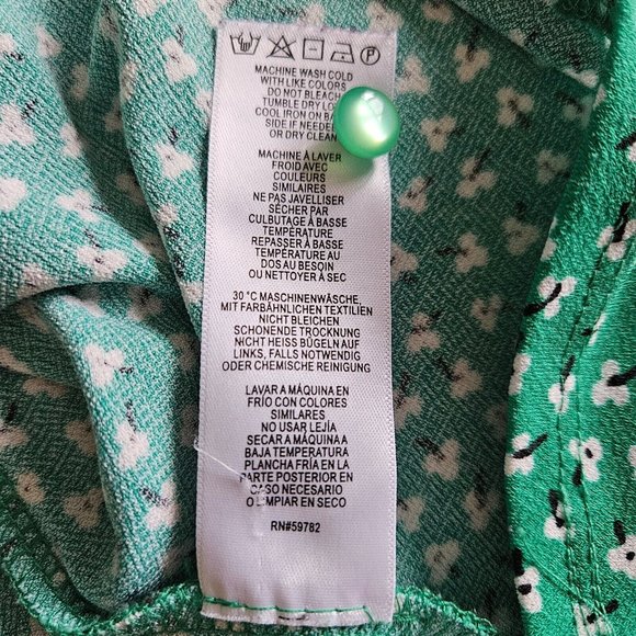 Adrianna Papell Tiered Flutter SS Green Ditsy Floral Print Top Plus Womens 2X - Picture 7 of 14